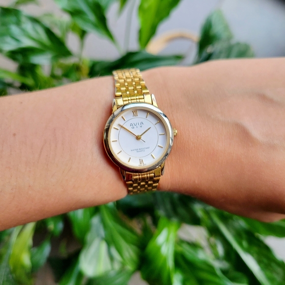 Vintage Avia Q&V Quartz Classic Watch main image 6